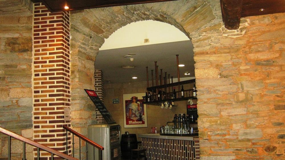 Hotel Aroi Bierzo Plaza Ponferrada Exterior photo